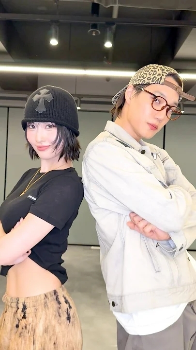 Behind-the-scenes cut of Momo (TWICE)