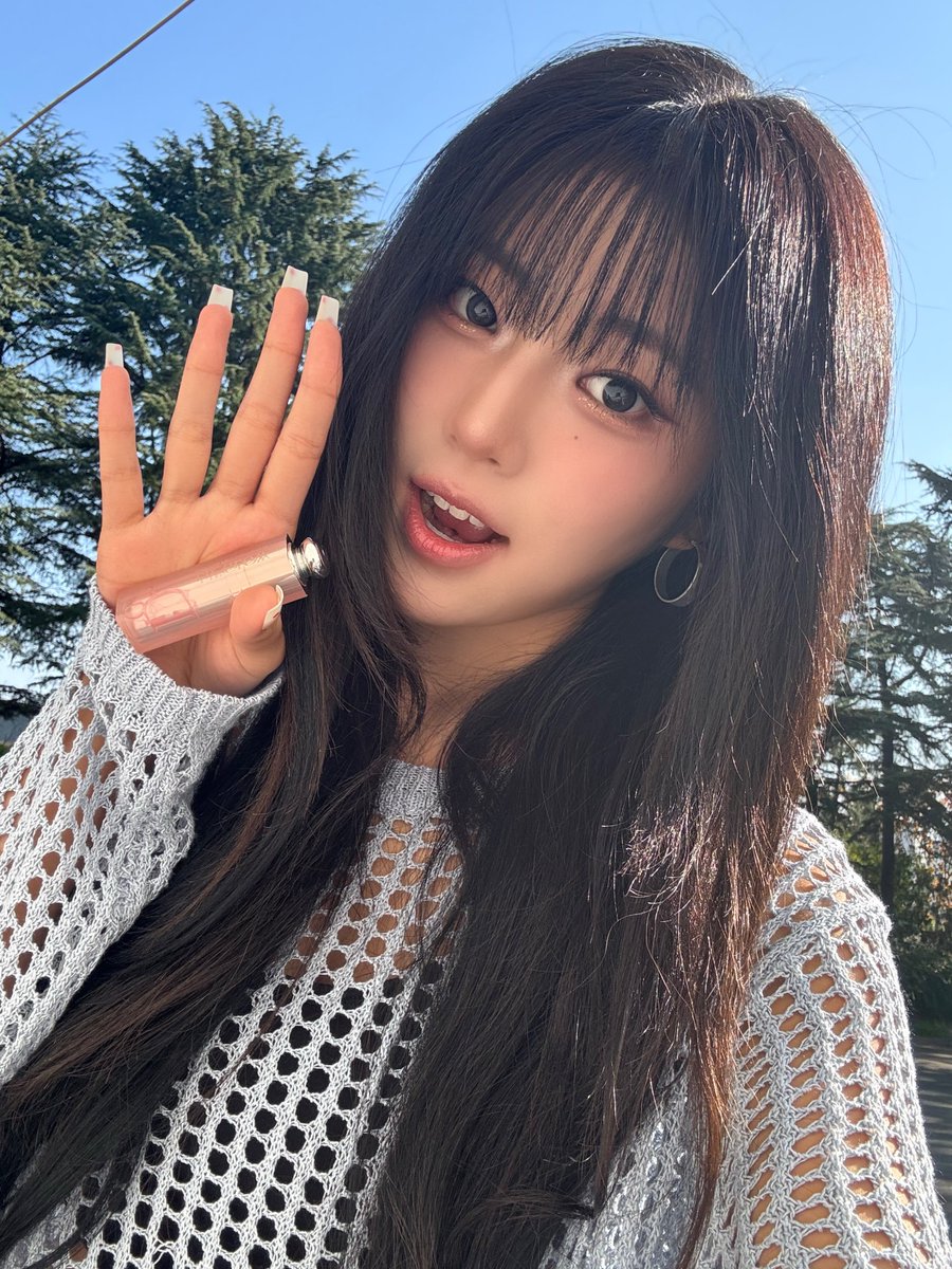 A moment captured by H1-KEY's fan