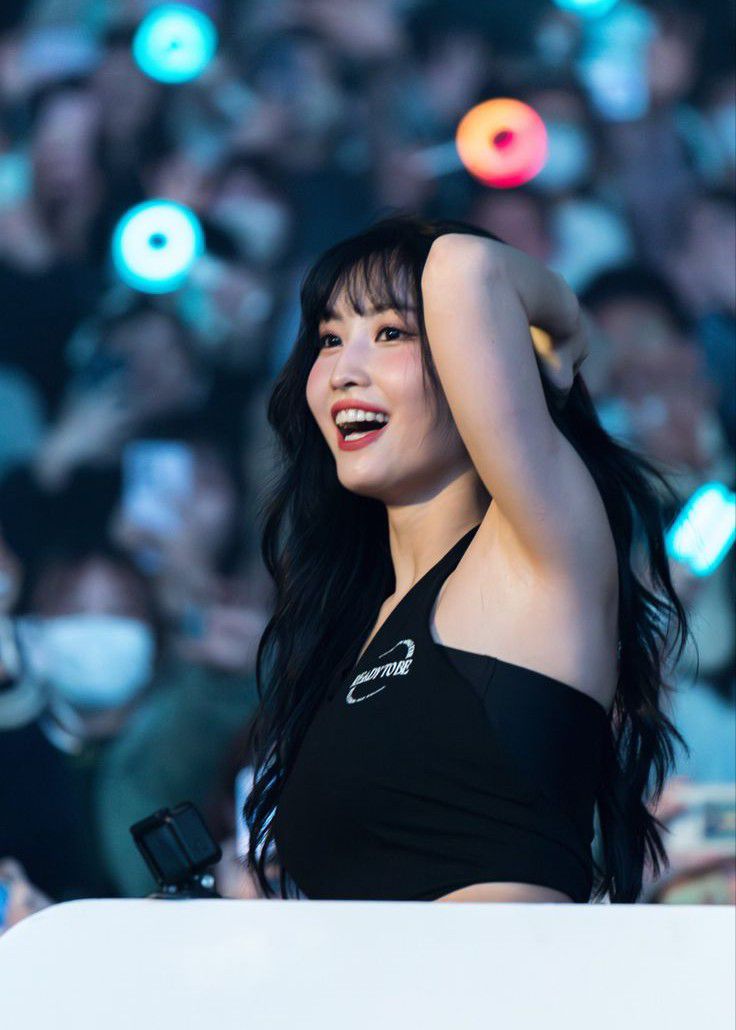모모 (TWICE) 최근 활동샷