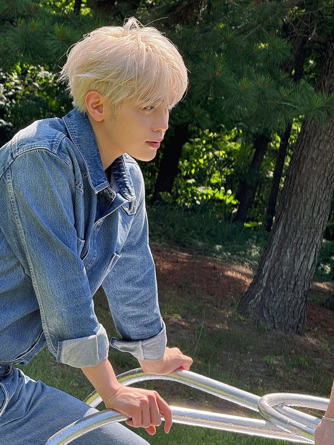 A moment captured by Kim Taerae (ZEROBASEONE)'s fan
