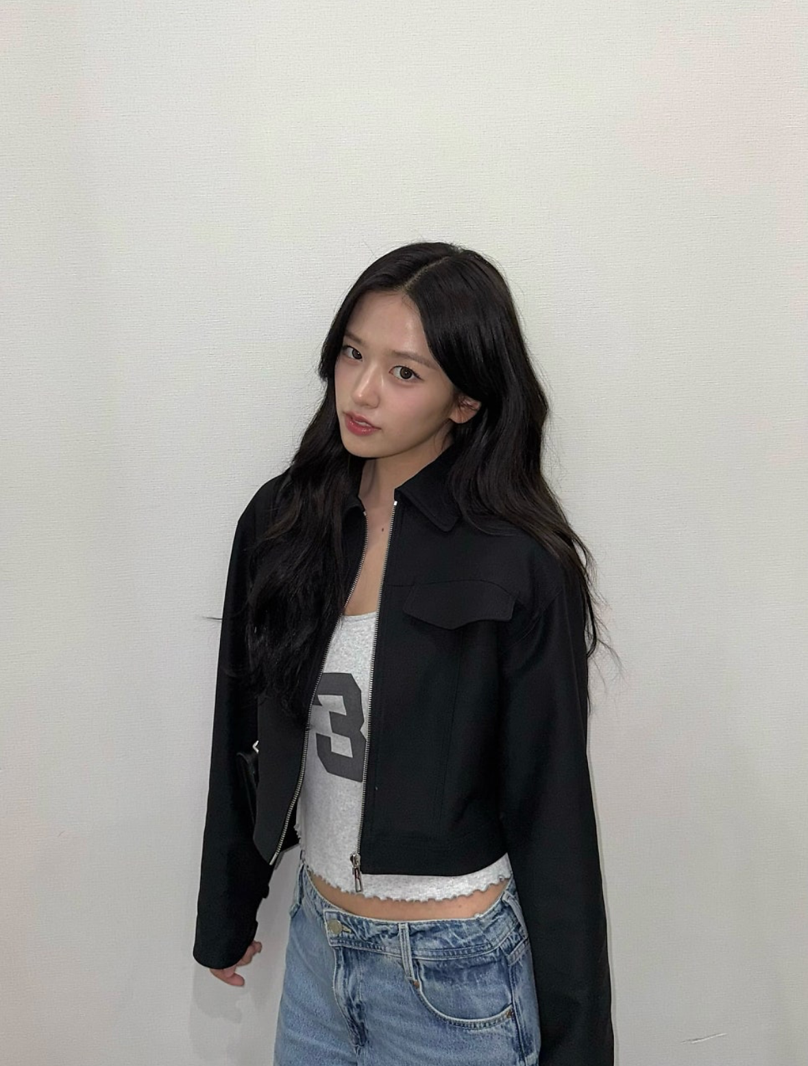 Recent activity shot of An Yujin (IVE)