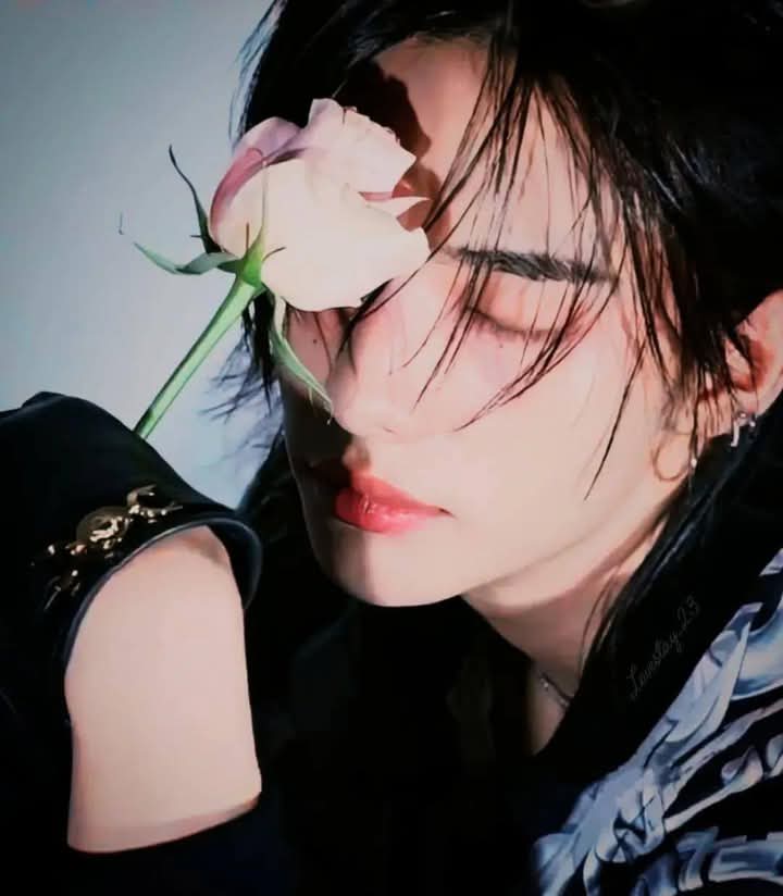 Behind-the-scenes cut of Hyunjin (Stray Kids)