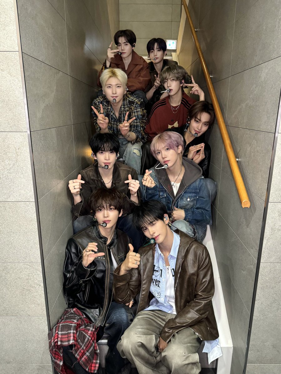 A moment captured by CRAVITY's fan