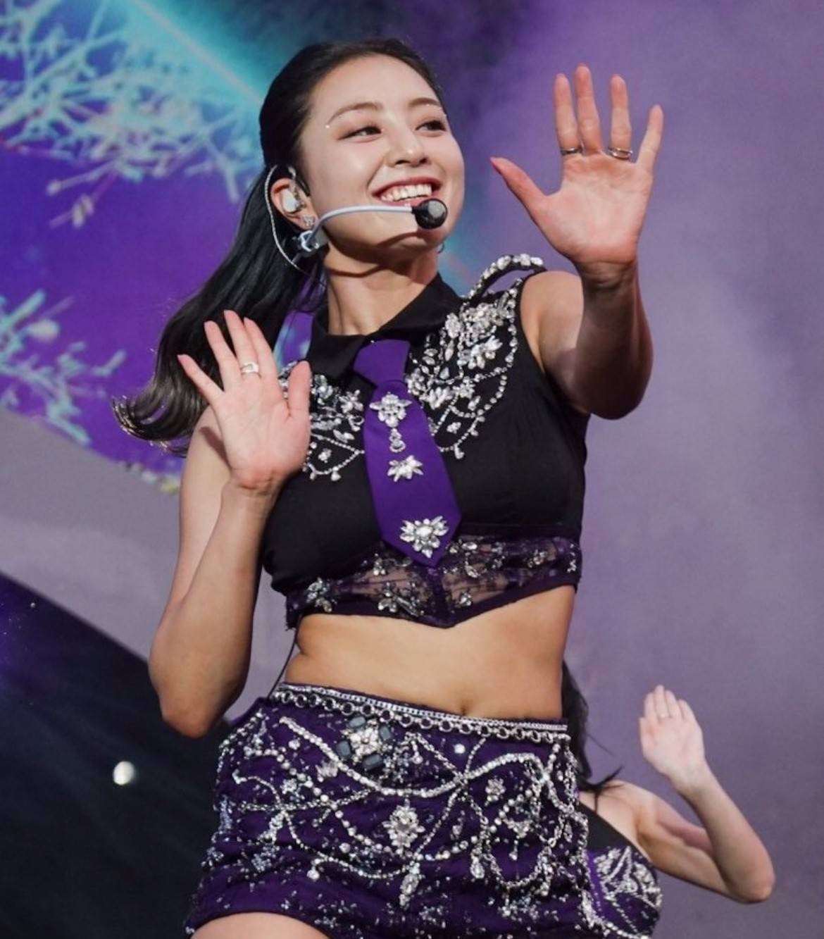 Latest photo of Jihyo (TWICE)