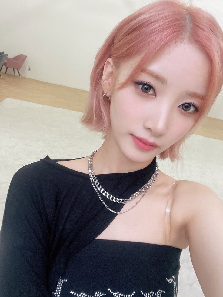 Behind-the-scenes cut of PURPLE K!SS
