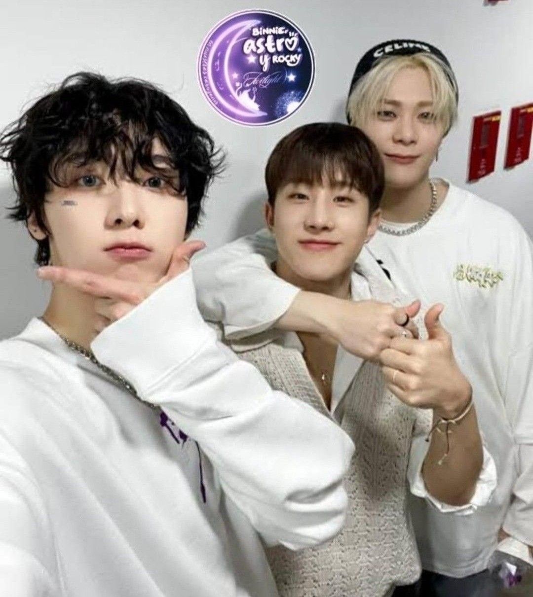 아스트로의 최신 사진