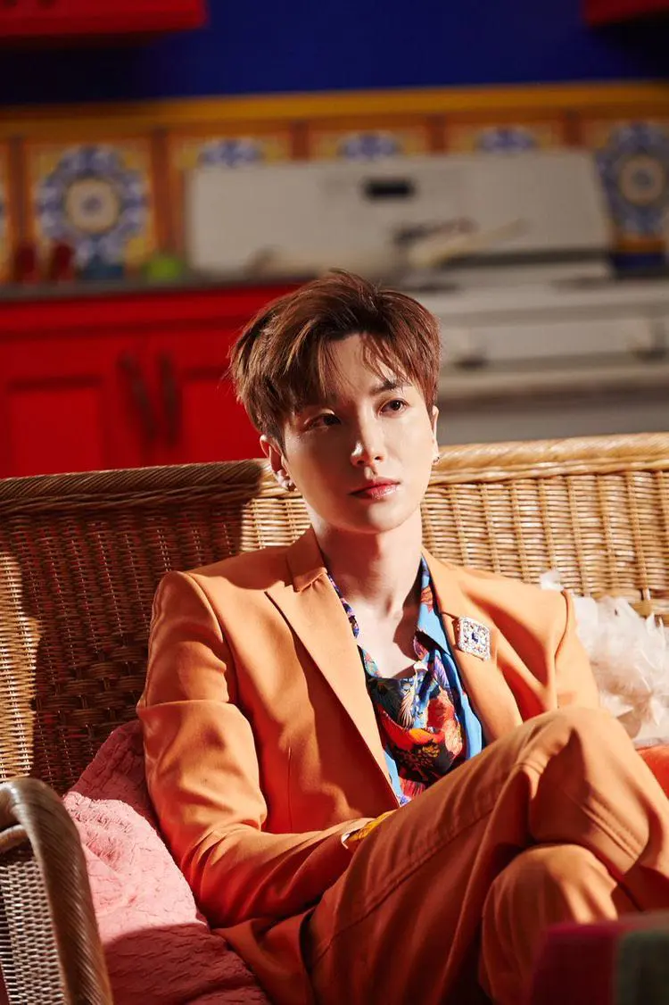 Latest photo of Leeteuk (Super Junior)