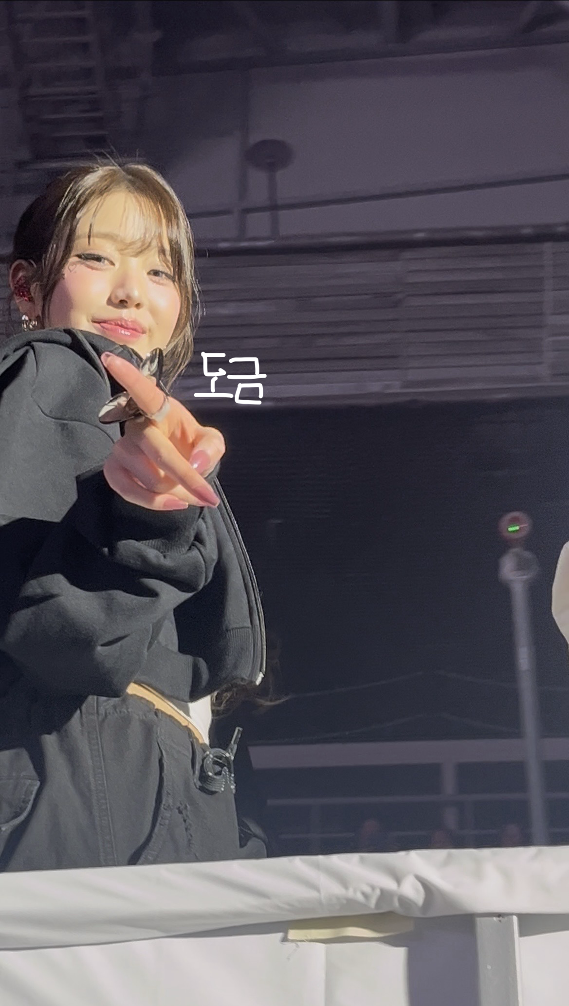 Behind-the-scenes cut of Jang Wonyoung (IVE)