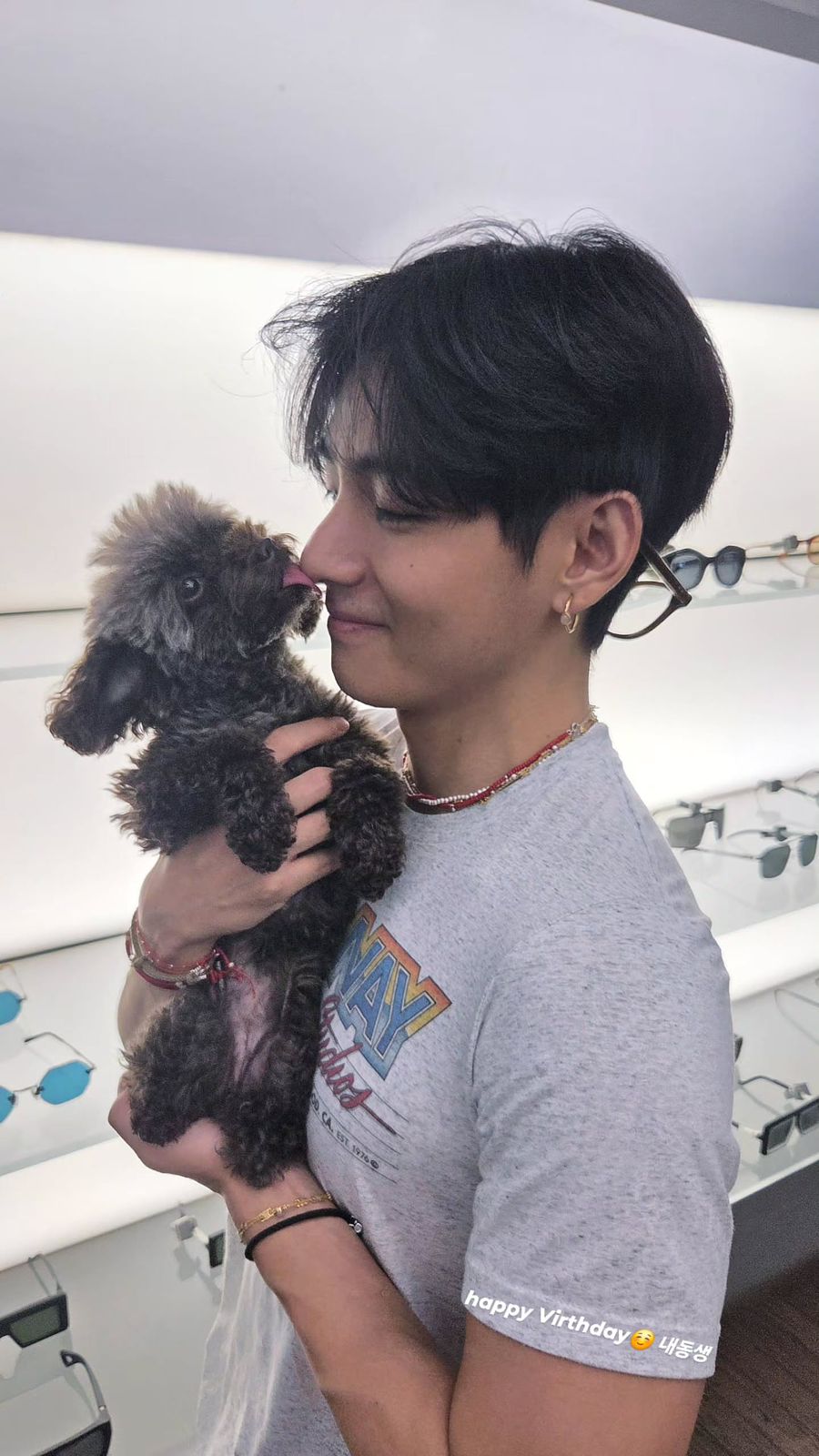 The most beloved wallpaper among Board's fans