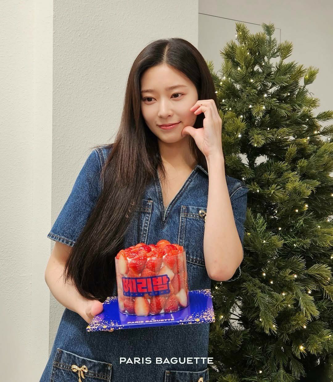 Behind-the-scenes cut of Kim Minju