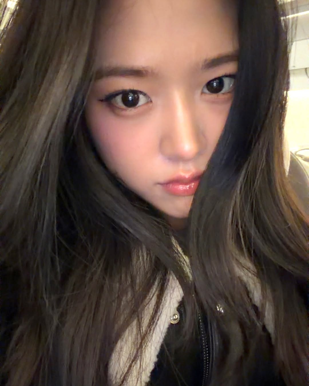 A moment captured by An Yujin (IVE)'s fan