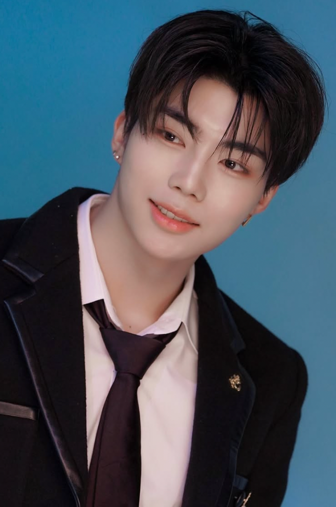 Potret di balik layar Park Gunwook (ZEROBASEONE)
