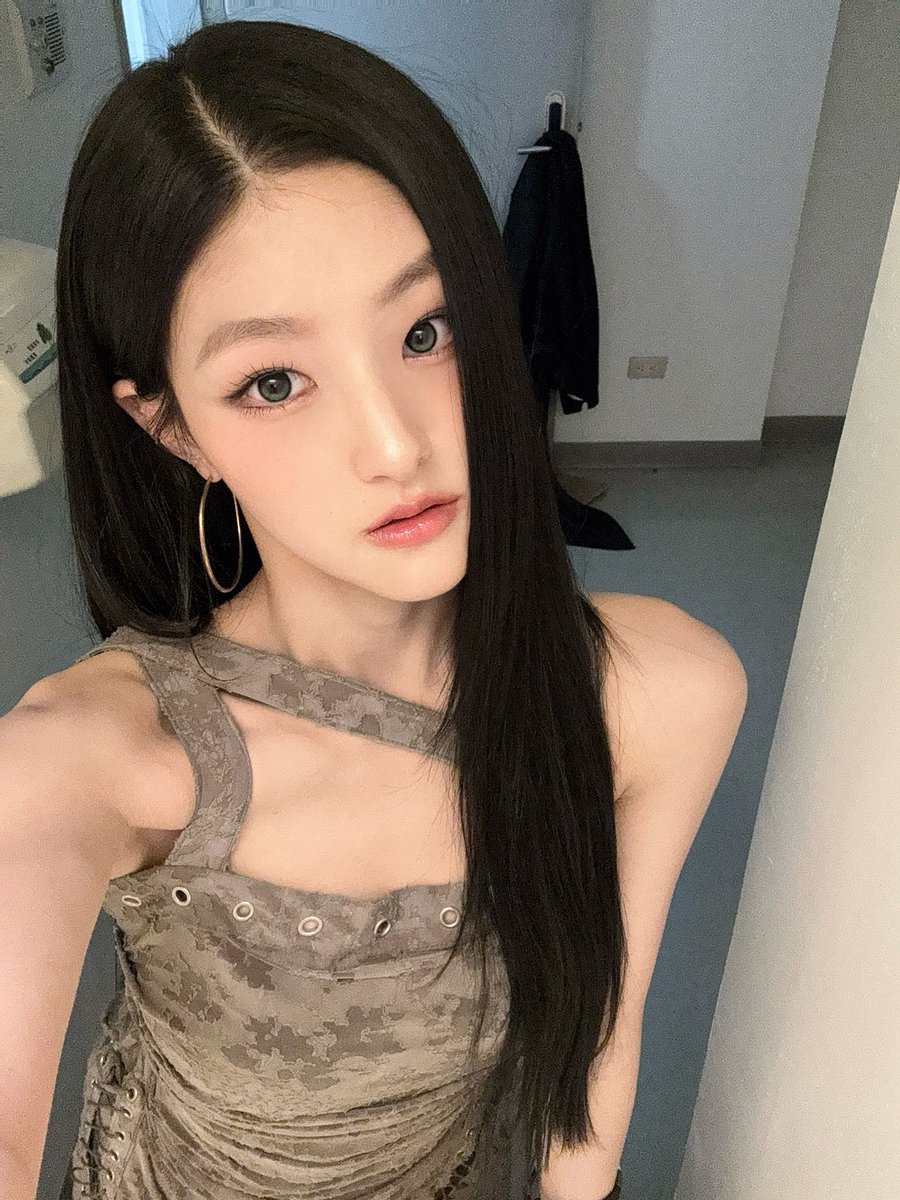 Latest photo of KISS OF LIFE