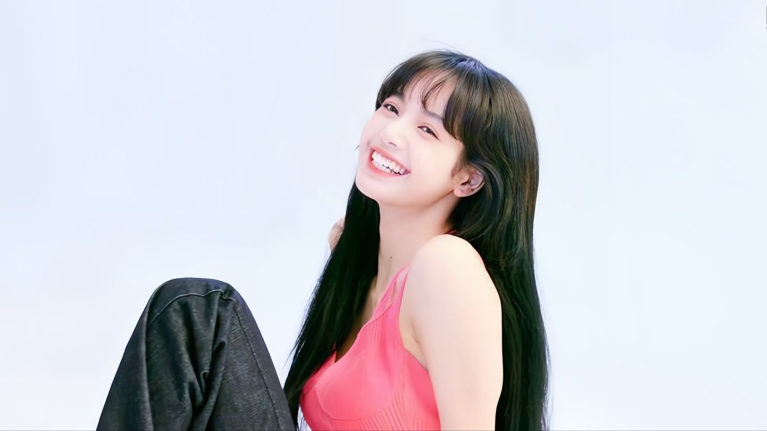 A moment captured by Lisa (BLACKPINK)'s fan