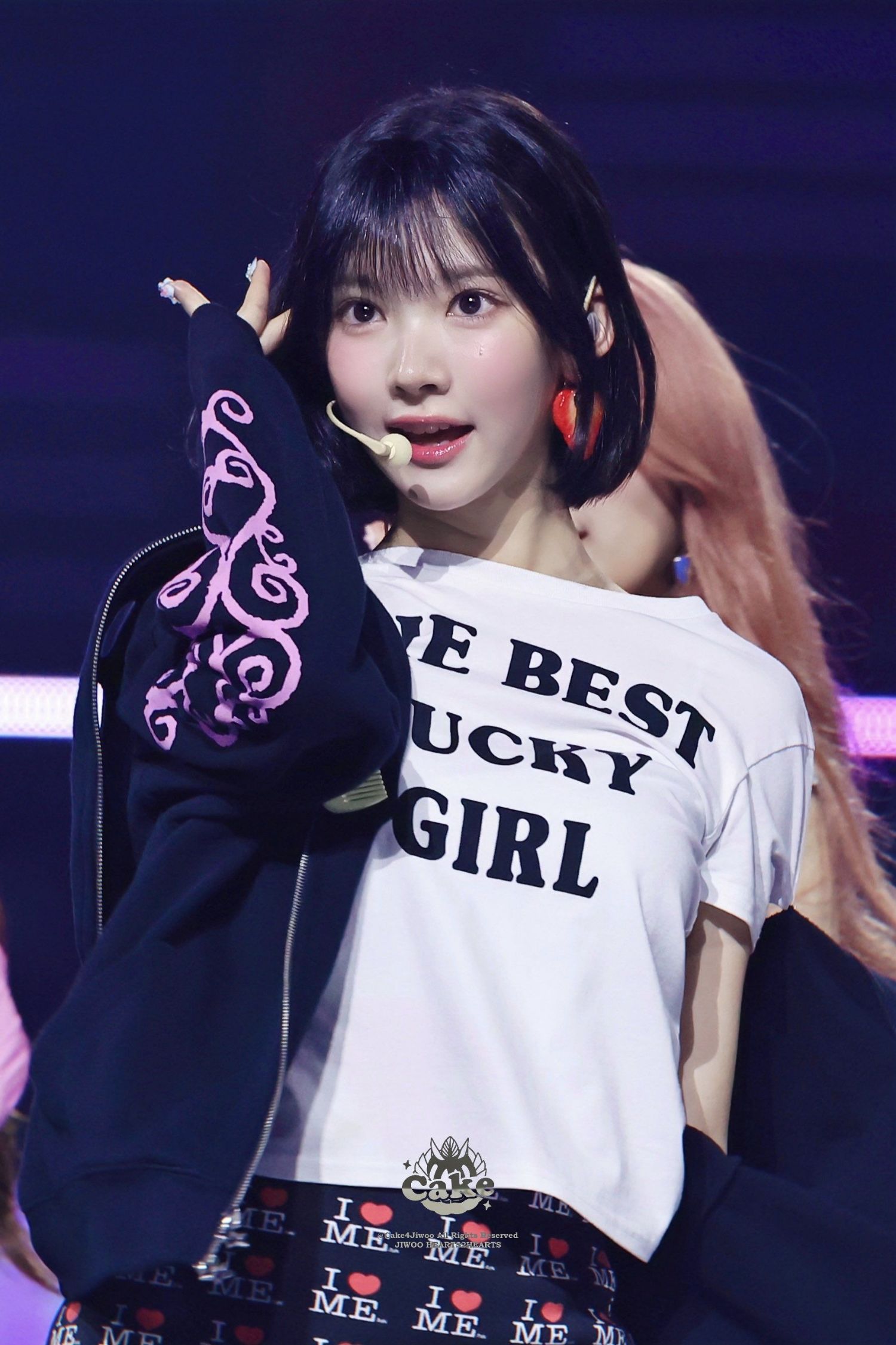 A moment captured by Jiwoo (Hearts2Hearts)'s fan