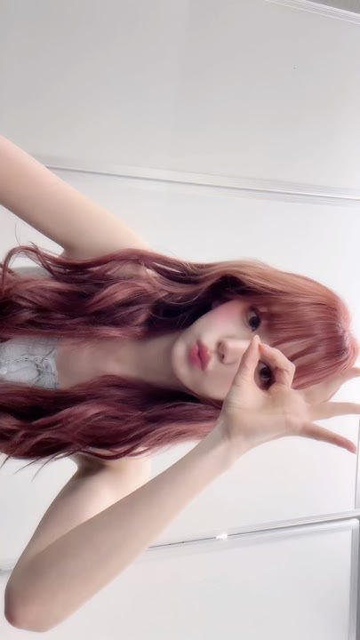 Behind-the-scenes cut of Sakura (LE SSERAFIM)