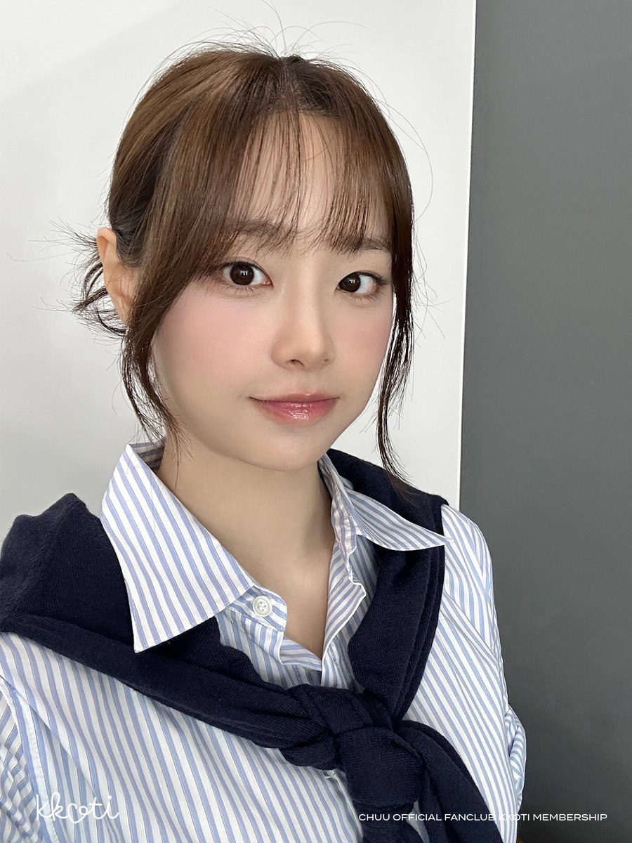 Latest photo of Chuu