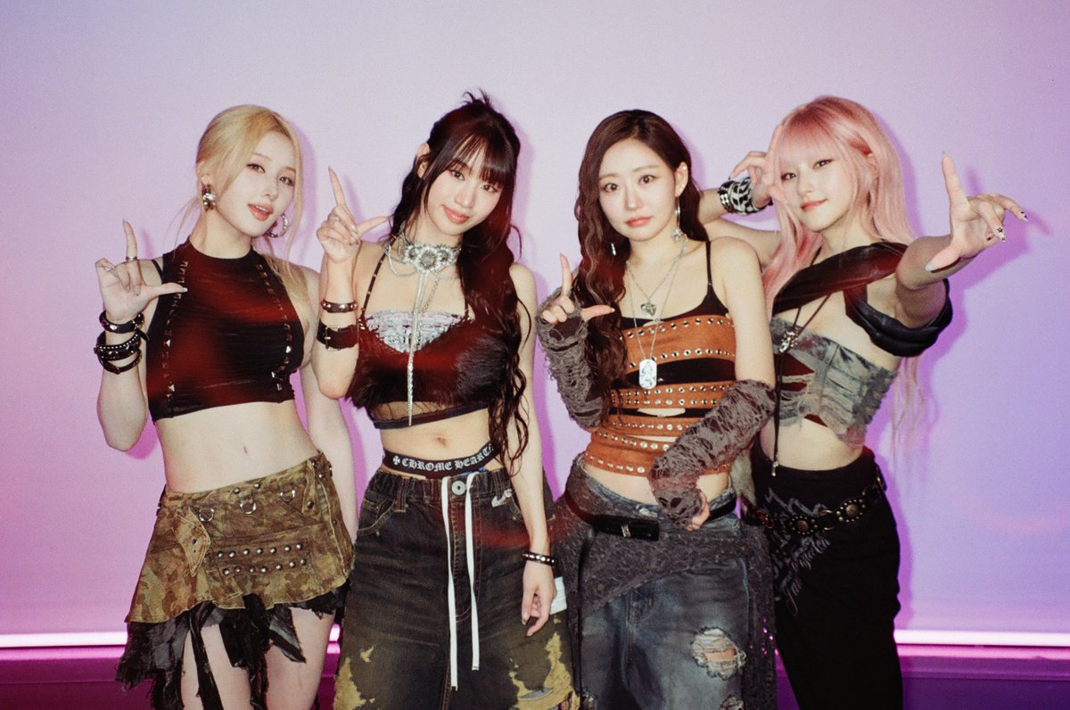 Latest photo of KISS OF LIFE