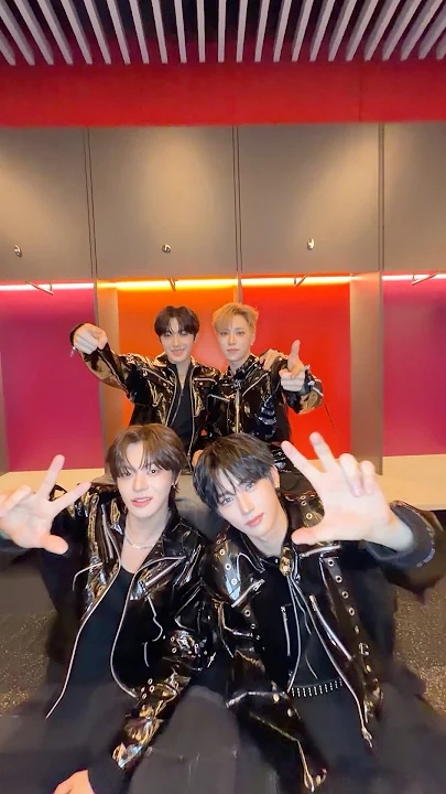 Fan-made special wallpaper for Zhou Anxin (ALPHA DRIVE ONE)