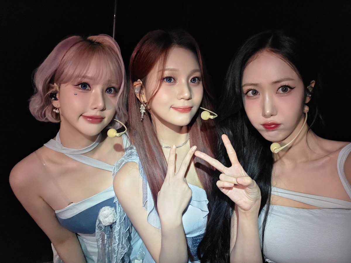 Behind-the-scenes cut of VIVIZ