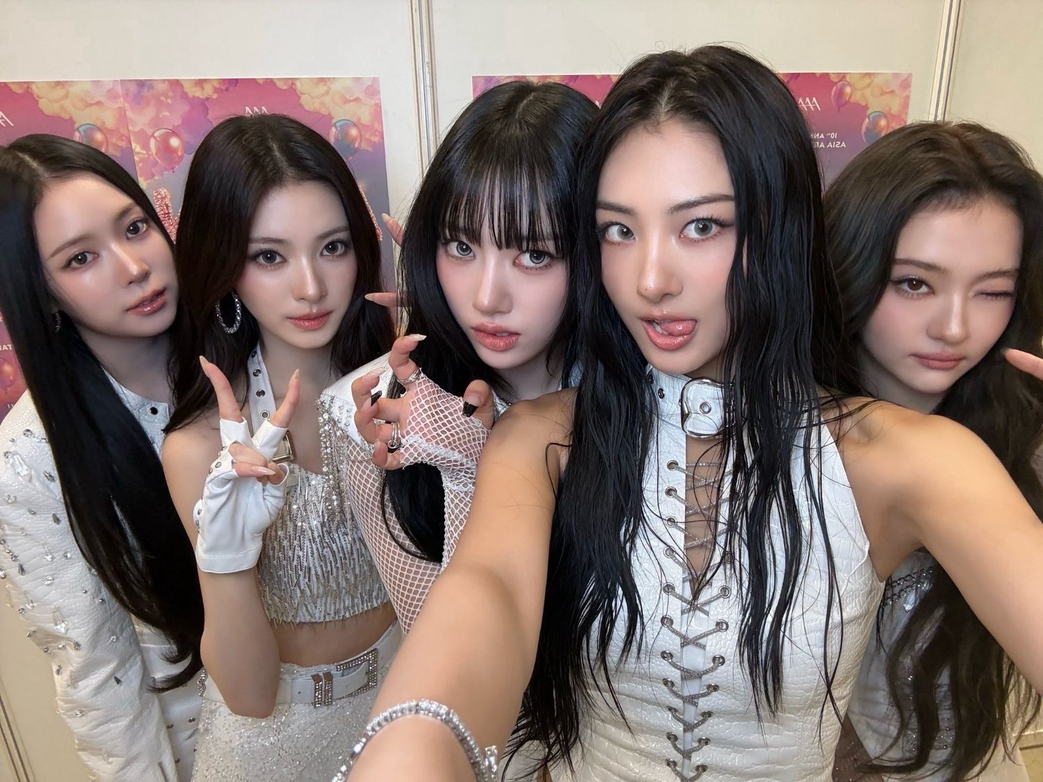 Hot post catching attention from 자유게시판's fandom