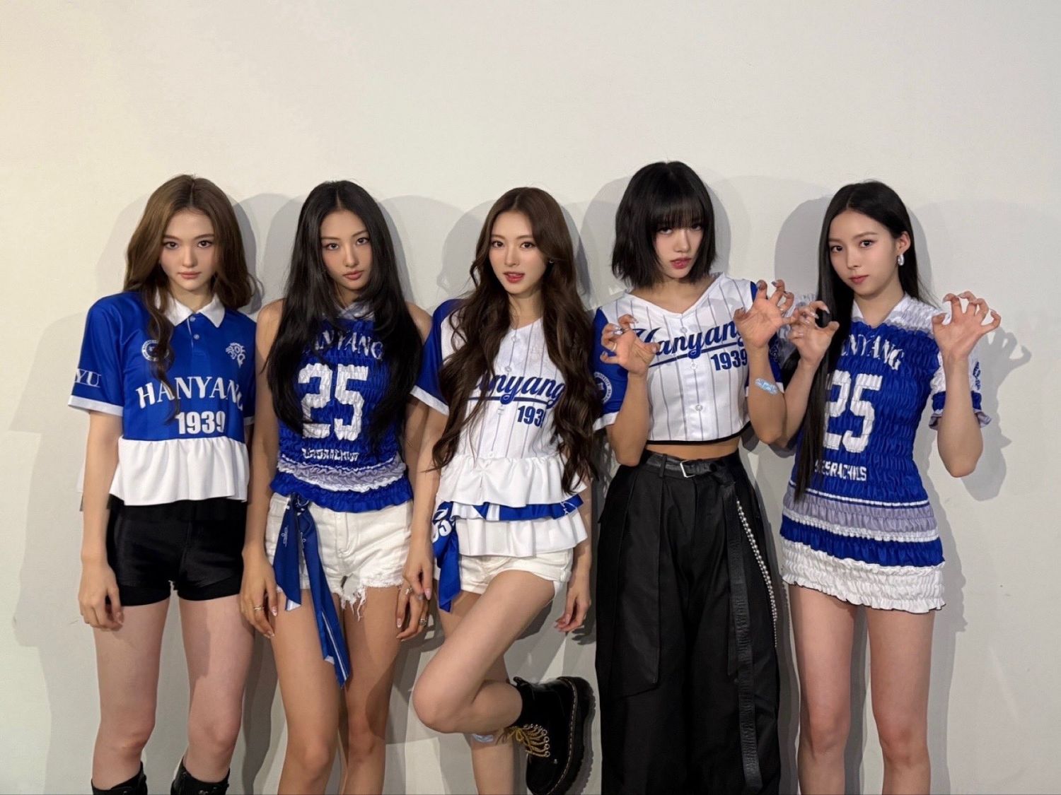 Behind-the-scenes cut of MEOVV
