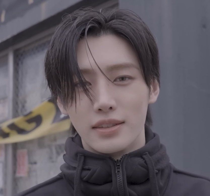 Behind-the-scenes cut of Sunghoon (ENHYPEN)