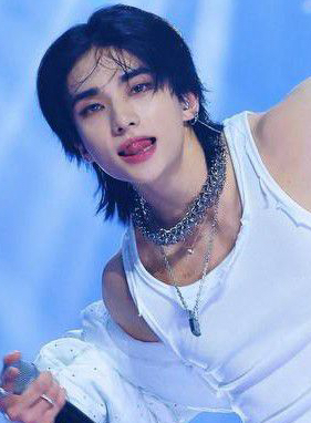 Behind-the-scenes cut of Hyunjin (Stray Kids)