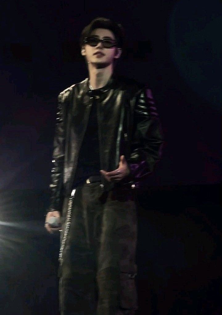 Foto aktivitas terbaru Sunghoon (ENHYPEN)