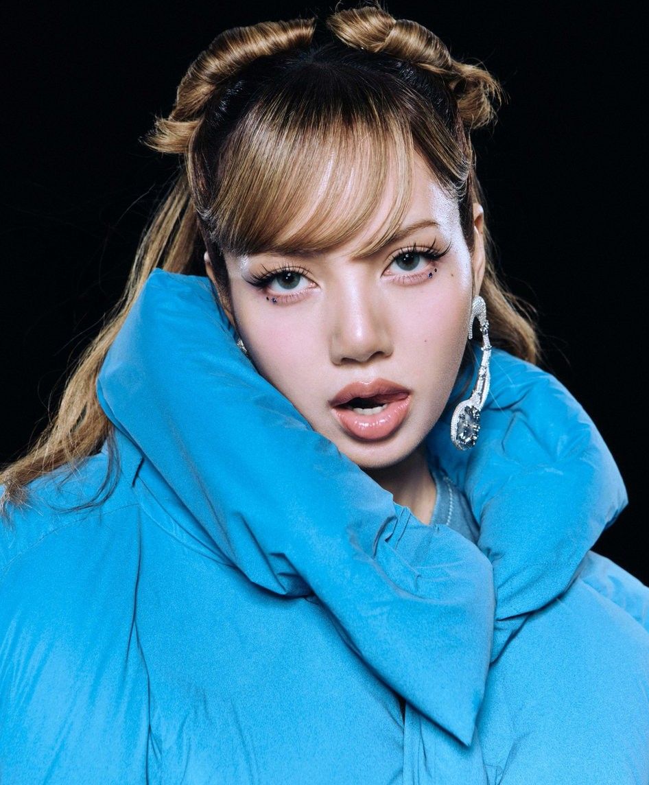 Recent activity shot of Lisa (BLACKPINK)