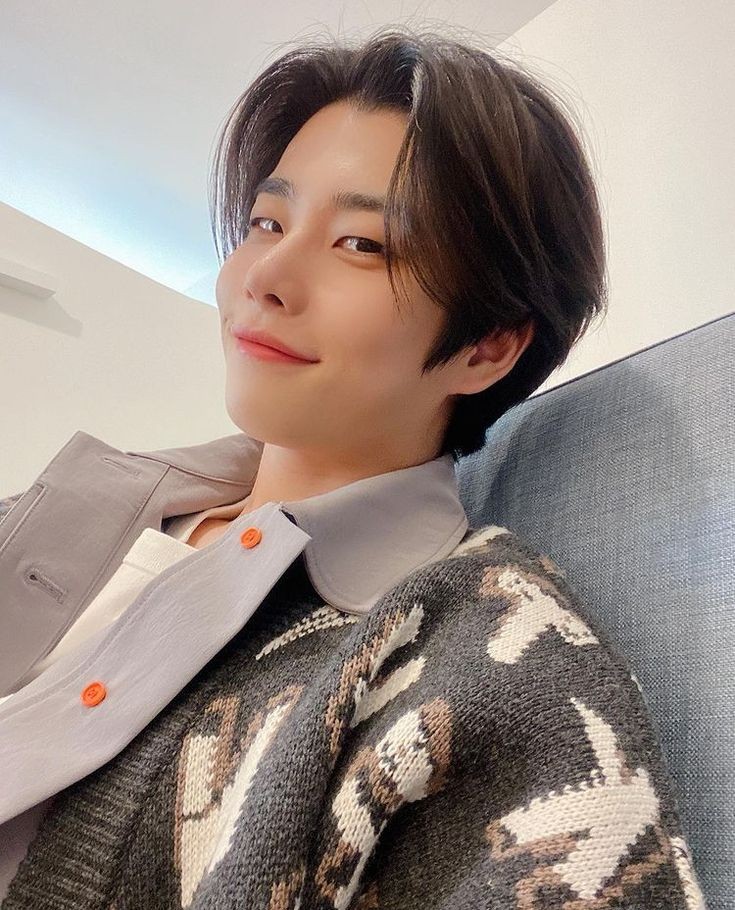 A moment captured by MJ (ASTRO)'s fan
