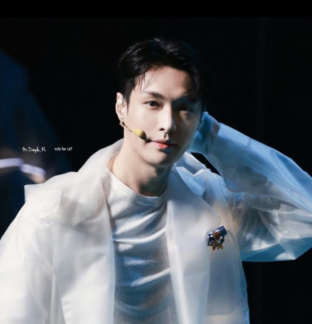 Recent activity shot of Lay (EXO)