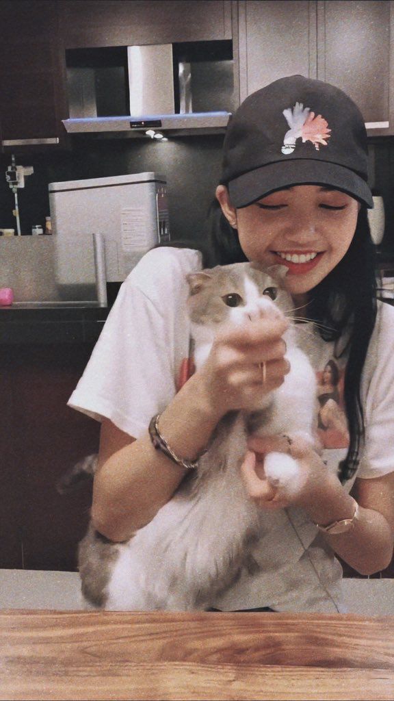 Today's most popular wallpaper in the Lisa (BLACKPINK) community