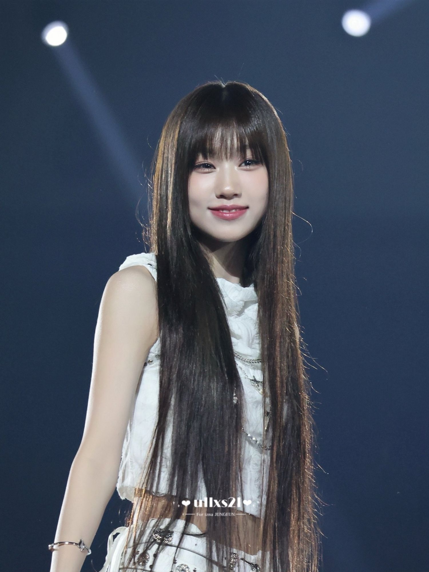 Recent activity shot of Choi Jungeun (izna)