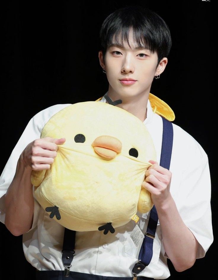 Behind-the-scenes cut of Jiung (P1Harmony)
