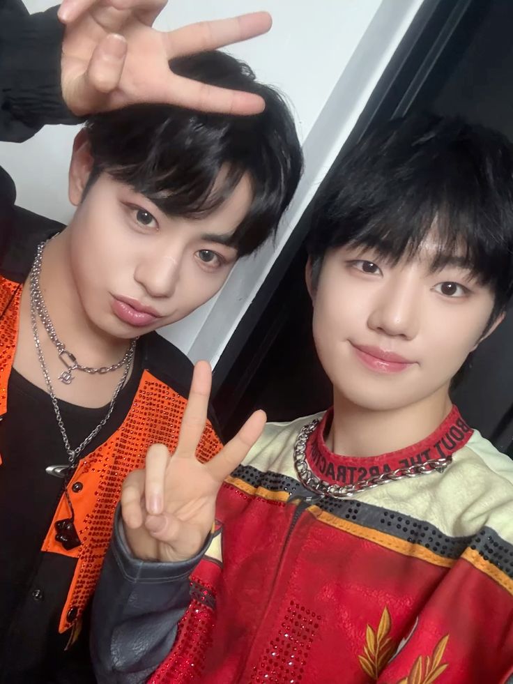 A moment captured by EVNNE's fan