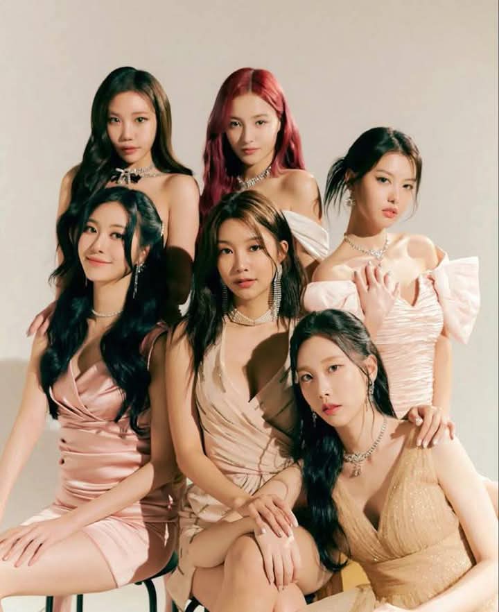 Latest photo of MOMOLAND