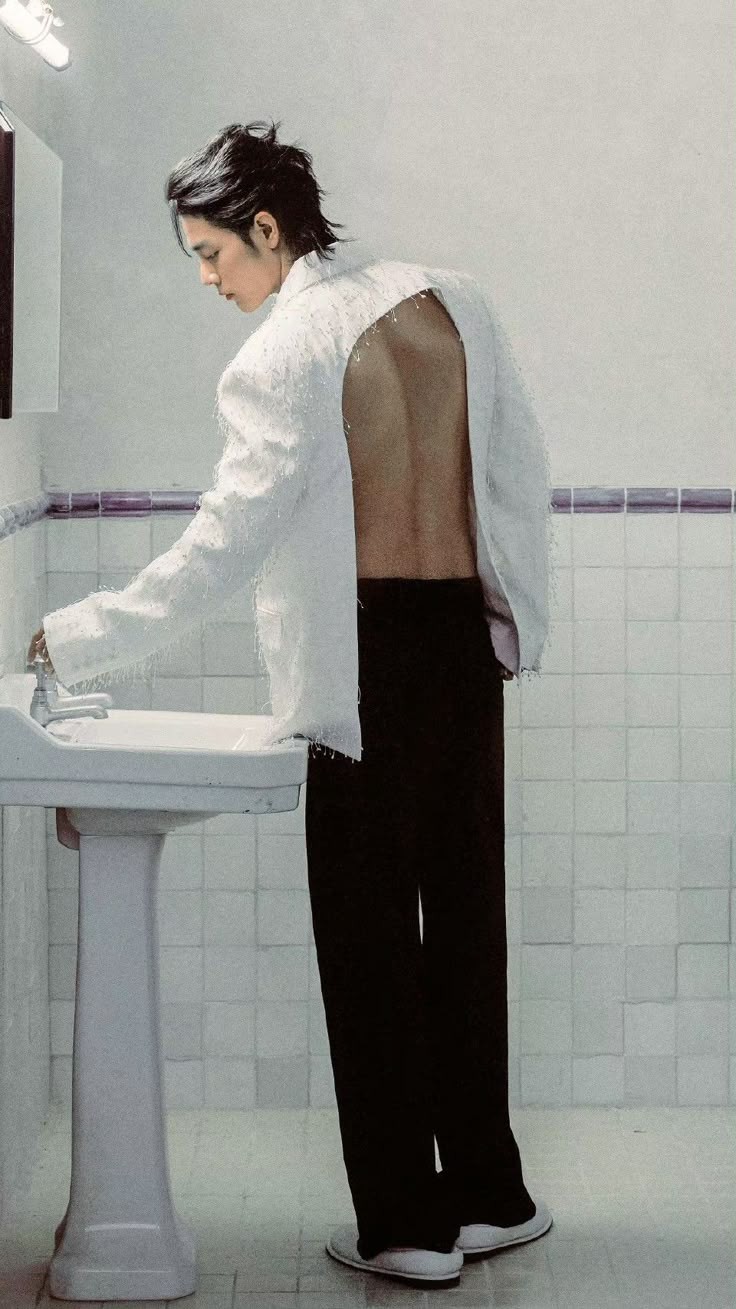 Behind-the-scenes cut of Xiao Zhan