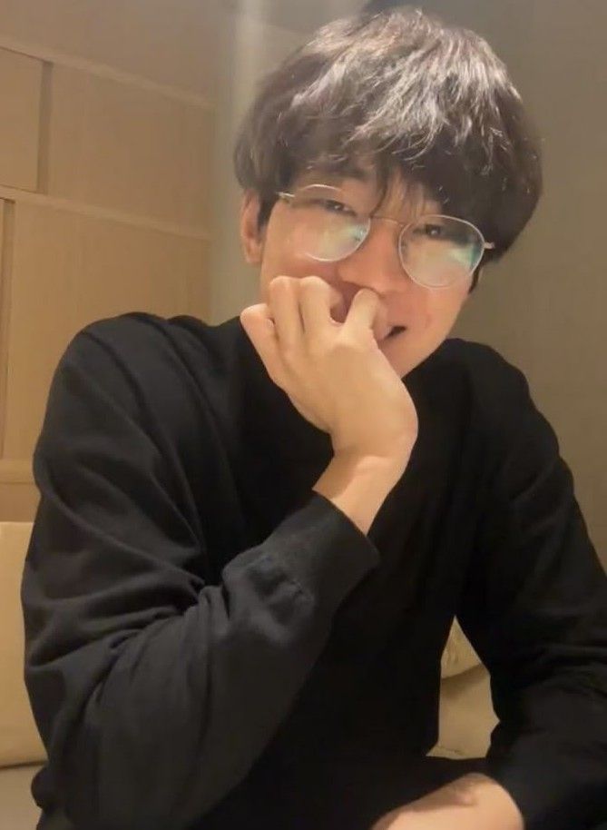 圓佑 (SEVENTEEN)的最新照片