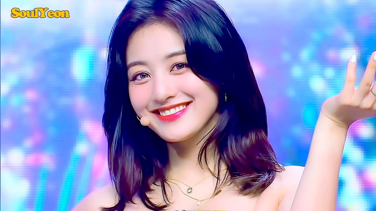 Momo (TWICE)的最新活動照片