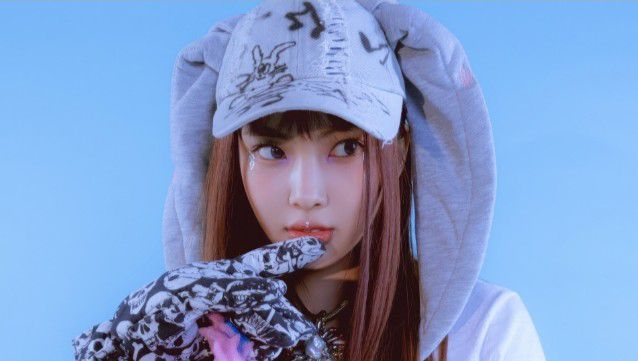 Behind-the-scenes cut of Hyein (NewJeans)