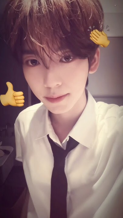 Recent activity shot of Han Yujin (ZEROBASEONE)