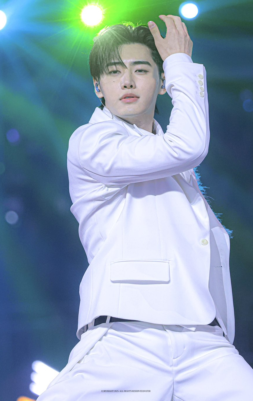 성훈 (ENHYPEN)의 비하인드 컷