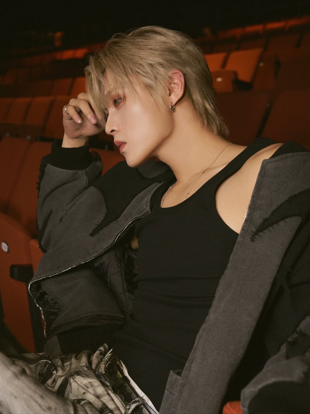 Behind-the-scenes cut of M (SEVENTOEIGHT)