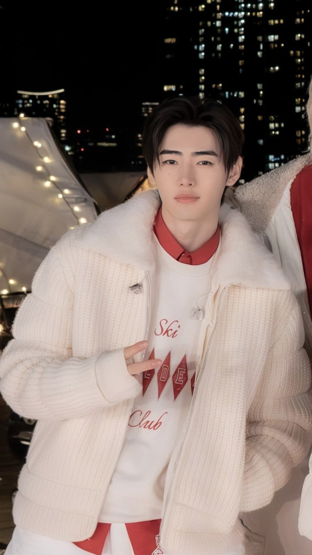 Behind-the-scenes cut of Sunghoon (ENHYPEN)