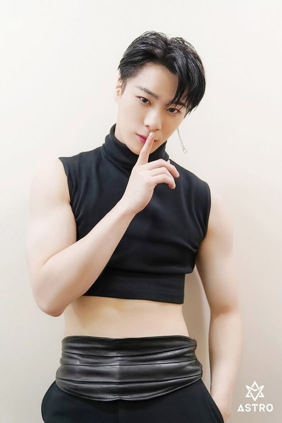 Behind-the-scenes cut of Moonbin (ASTRO)