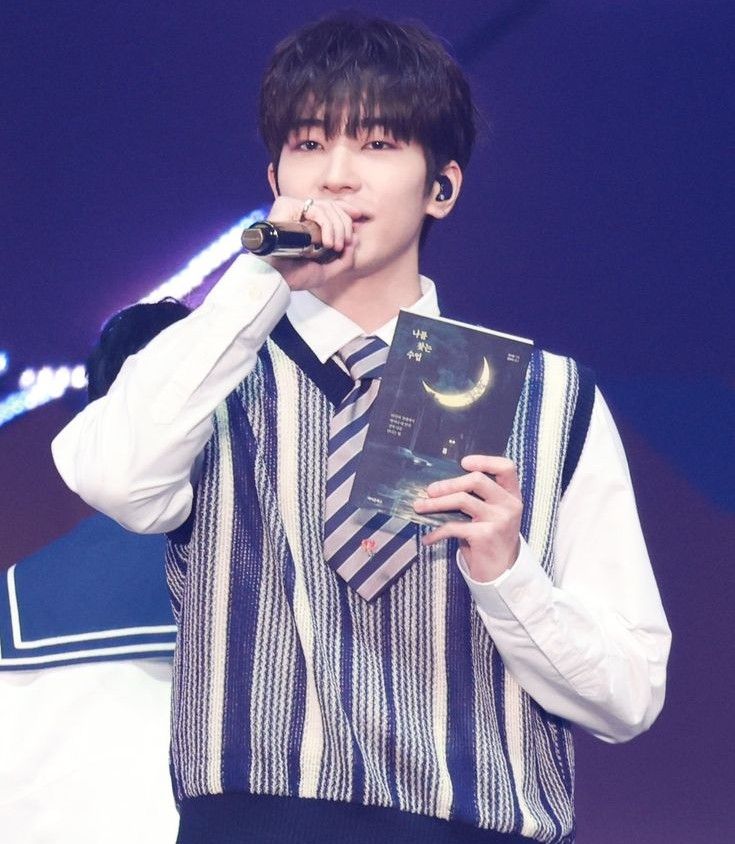 Behind-the-scenes cut of Wonwoo (SEVENTEEN)