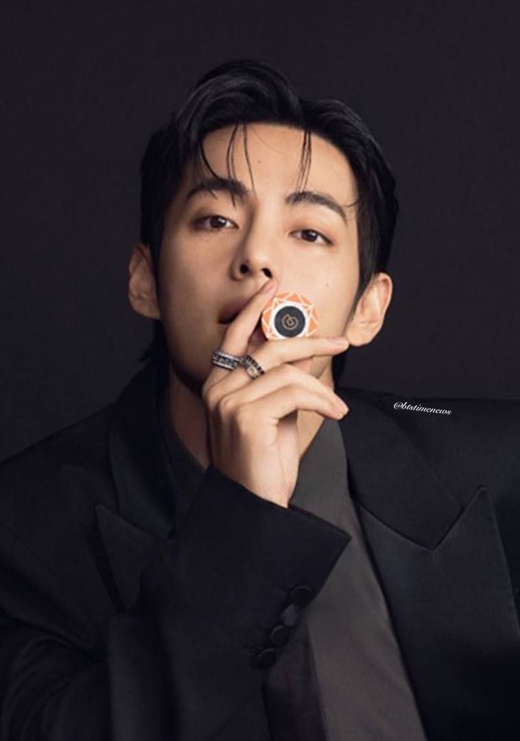 뷔 (방탄소년단) 최근 활동샷