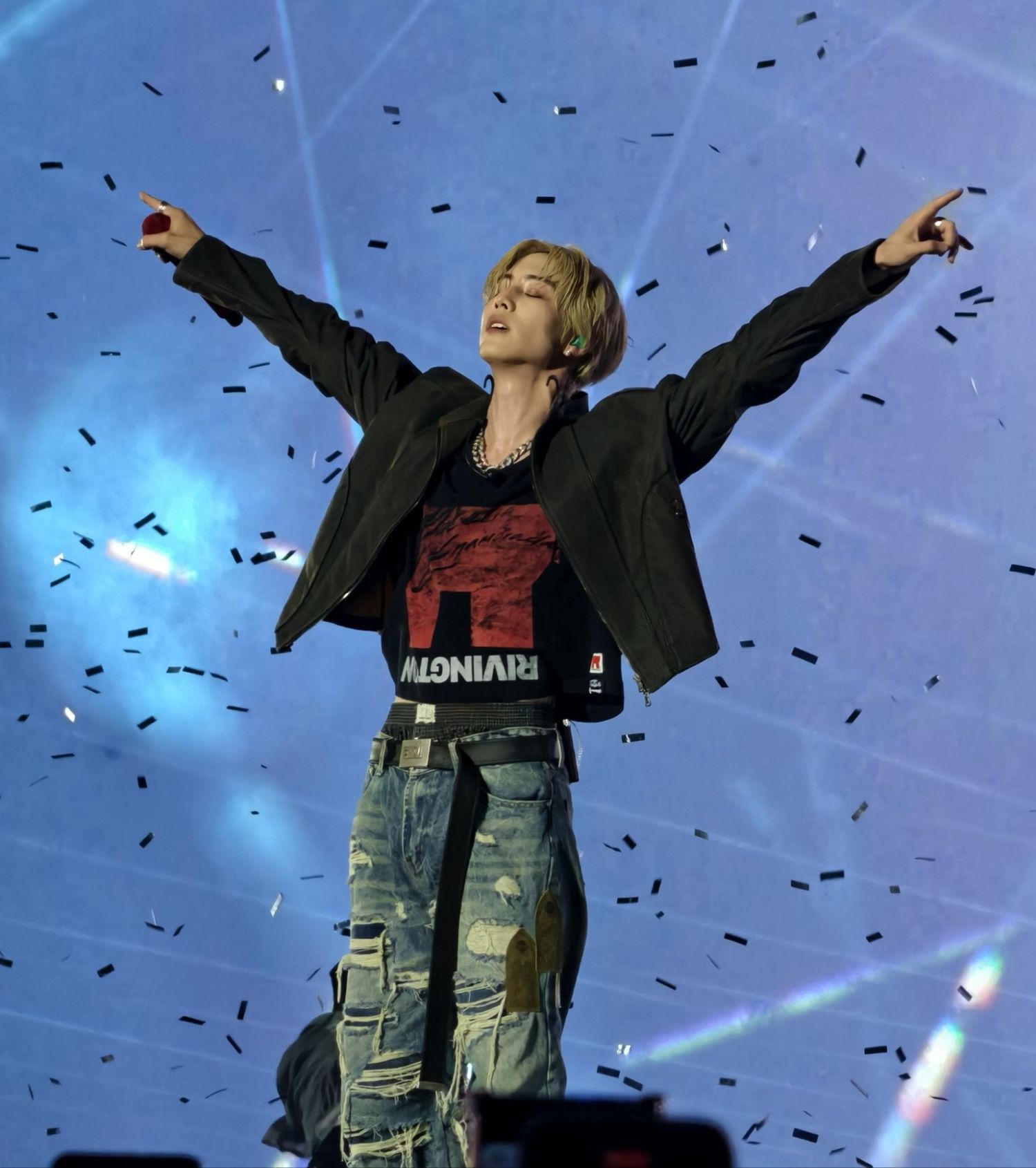 A moment captured by Mark (GOT7)'s fan