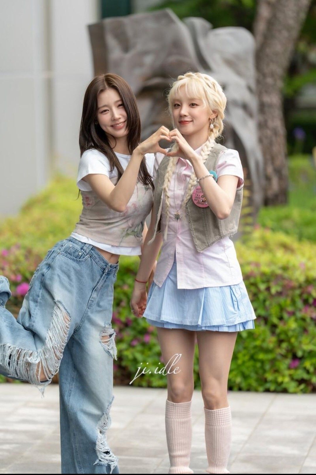 A moment captured by i-dle's fan